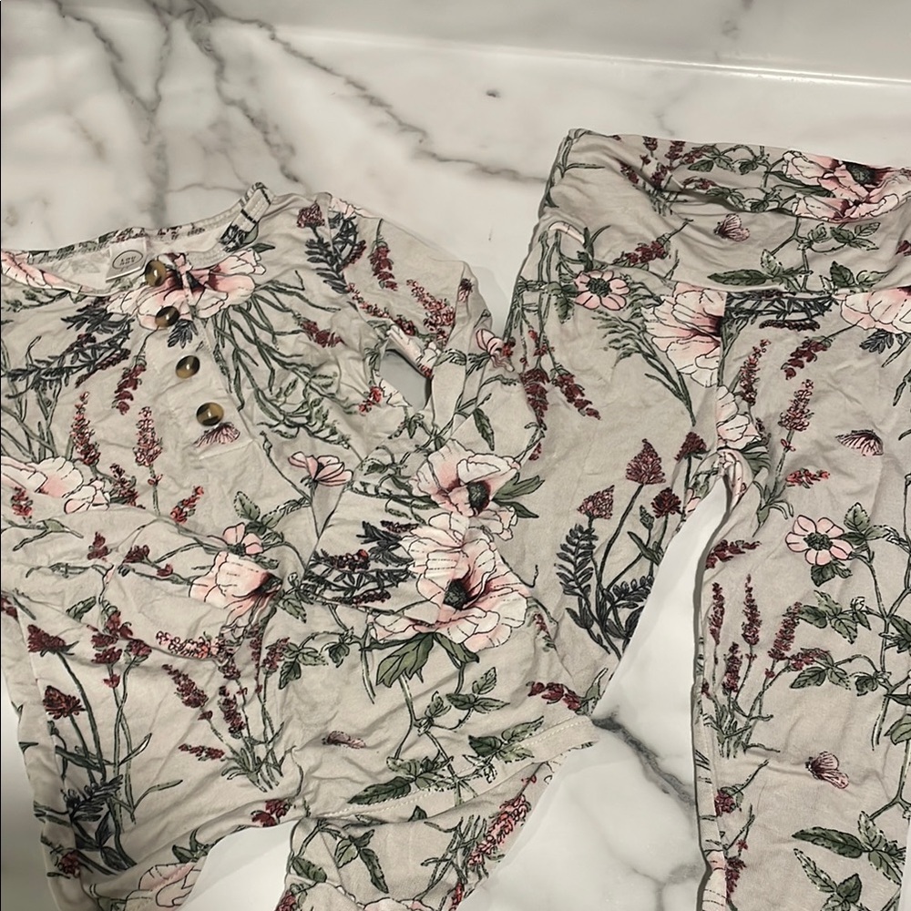Lou Lou and Company 2T Floral Set